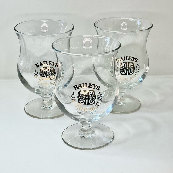 Baileys Irish Creme On The Rocks Stemmed Footed Celtic Knot Glasses Barware 3 - Picture 1 of 4